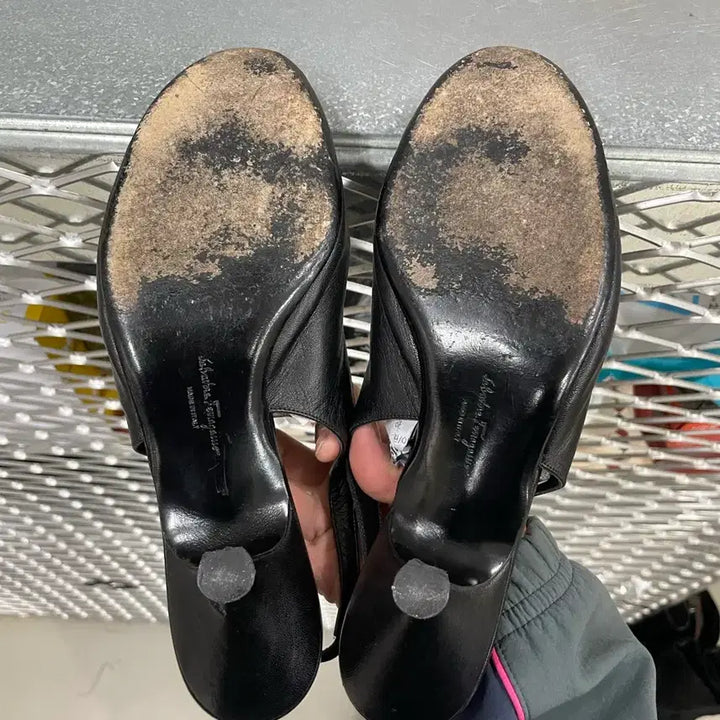 [BUNJANG] Ferragamo Gancini Slingback 8.5B / 페레가모 간치니 슬링백 8.5B (gr-3790)