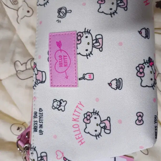 [SOLD OUT] 산리오 파우치 쿠로미 키티 등 다양하게 판매