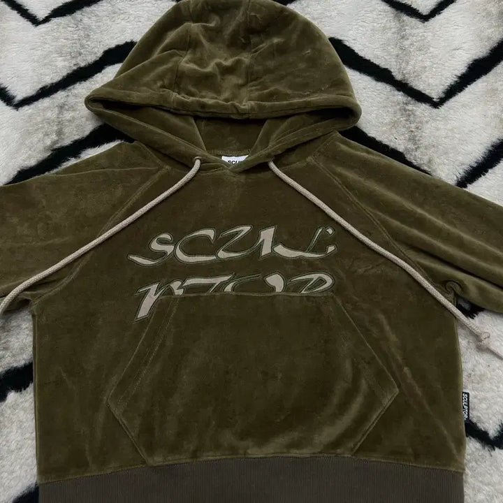 [BUNJANG] Sculptor Velvet Crop Hoodie / Dark Khaki / [S]스컬프터 벨벳 크롭 후드/짙은카키