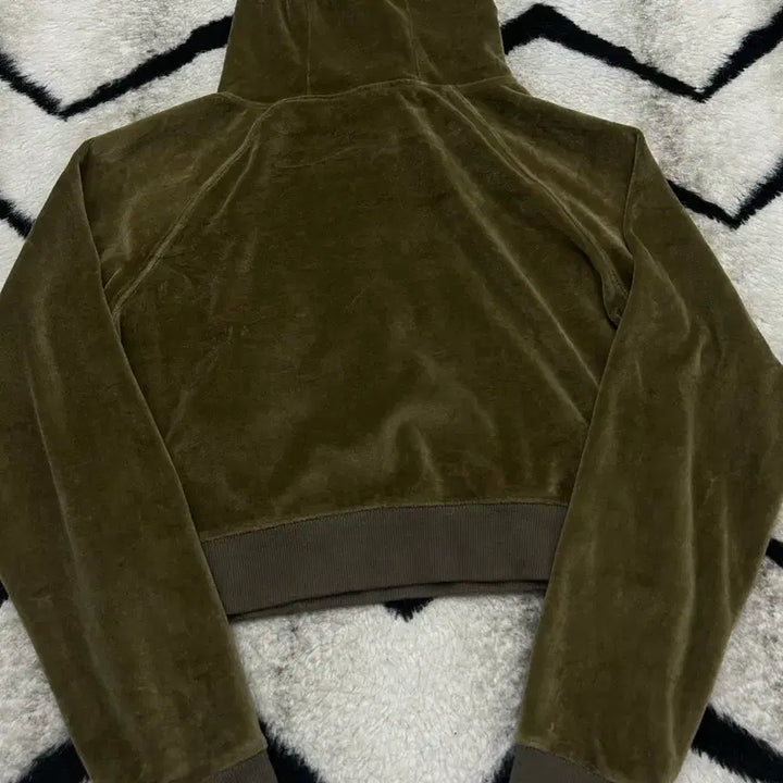 [BUNJANG] Sculptor Velvet Crop Hoodie / Dark Khaki / [S]스컬프터 벨벳 크롭 후드/짙은카키