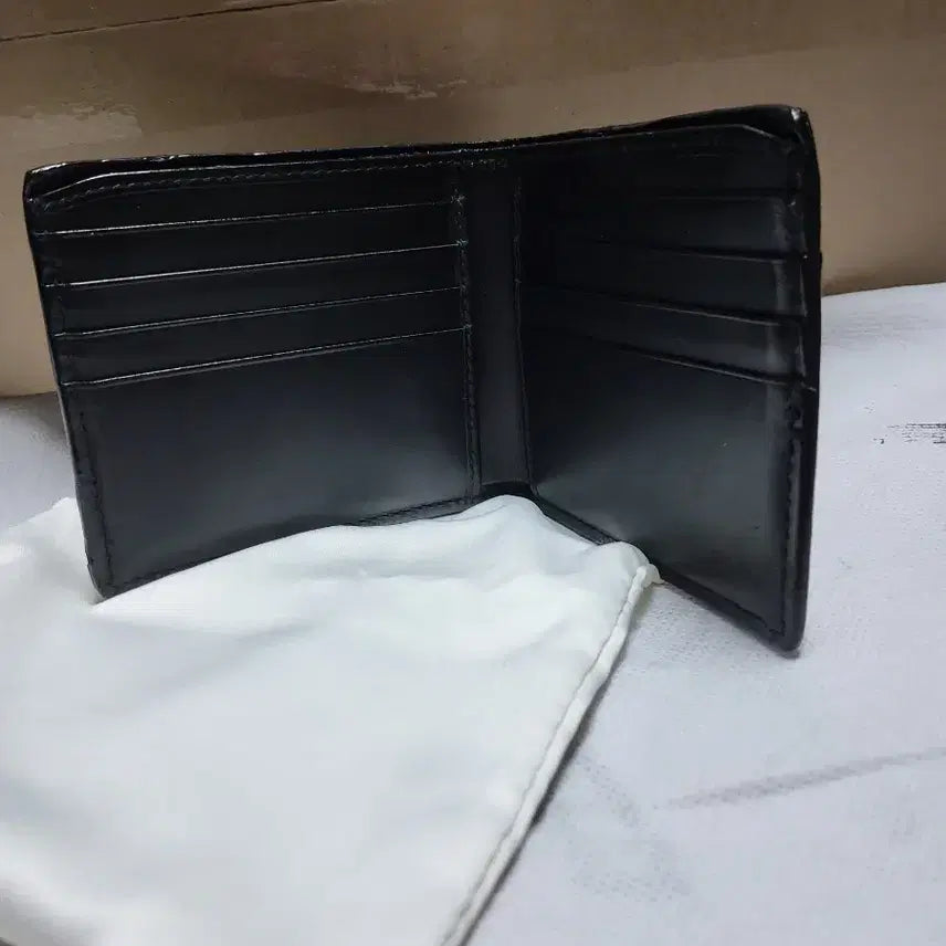 [BUNJANG] Gucci Snake Bi-fold Wallet / 구찌 지갑