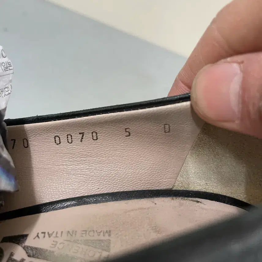 [BUNJANG] Ferragamo Vara Pumps Heels 5D / 페레가모 파라 펌프스 힐 5D (gr-3792)