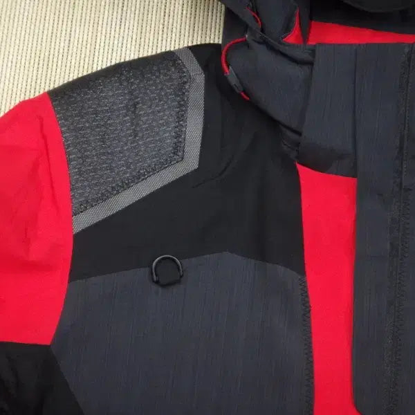 [BUNJANG] (105) K2 케이투 남성용 써라운드 고어텍스 자켓 / (105) K2 케이투 남성용 써라운드 고어텍스 자켓