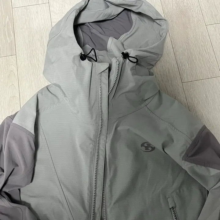 [BUNJANG] SANSAN GEAR Insulation Jacket Windbreaker Gray Size 3 / 산산기어 인슐레이션 자켓 바람막이 그레이 3사이즈