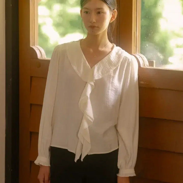 [BUNJANG] Til I Die Flow Ruffle Blouse / 틸아이다이 블라우스 Flow Ruffle blouse 아이보리 새상품