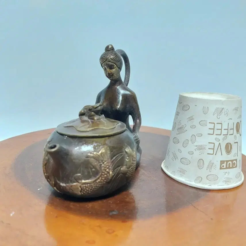 [BUNJANG] Woman Statue Teapot Ornament / 동  주전자 여인상- 만물당. 소품용. 장식용