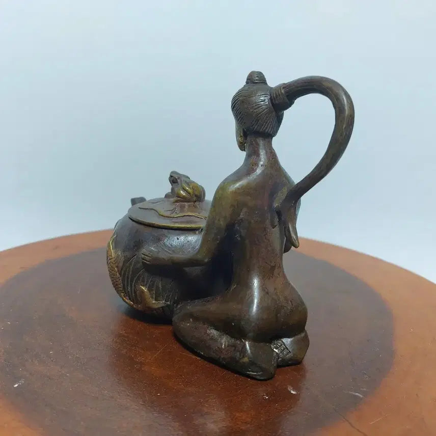 [BUNJANG] Woman Statue Teapot Ornament / 동  주전자 여인상- 만물당. 소품용. 장식용
