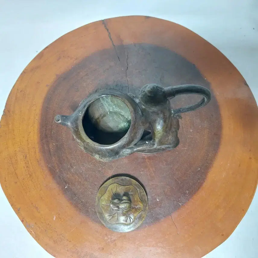 [BUNJANG] Woman Statue Teapot Ornament / 동  주전자 여인상- 만물당. 소품용. 장식용