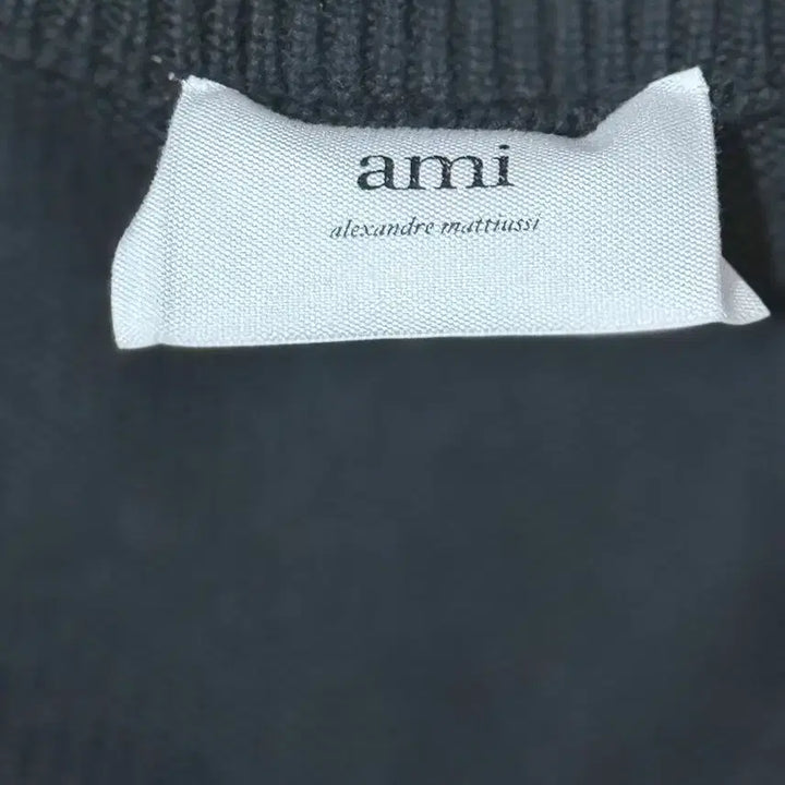 [SOLD OUT] 23SS 아미 하트 로고 남성 블랙 가디건