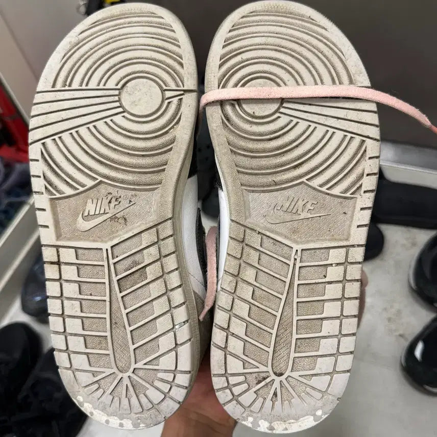 [SOLD OUT] 285) 나이키 조던 1 레트로 하이 OG 블리치드 코랄