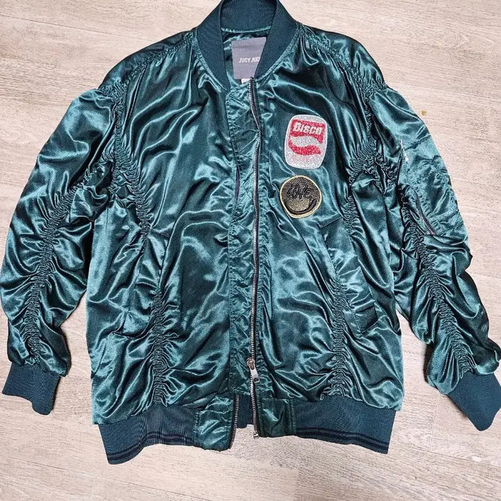 [BUNJANG] Juicy Judy Green Bomber Jacket / 쥬시쥬디 녹색 봄버 재킷 155/80A