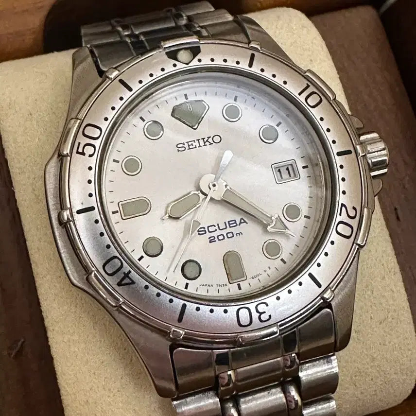 [SOLD OUT] 빈티지 세이코 7n35 다이버 37mm 은판 쿼츠