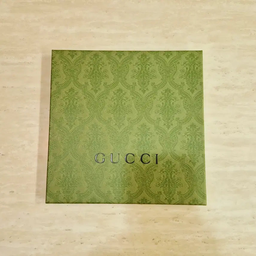 [BUNJANG] Gucci Box, Shopping Bag, and Booklet Set / [정품]구찌 박스+쇼핑백+북렛 풀 구성품,구찌 쇼핑백,구찌 지갑,구찌가방