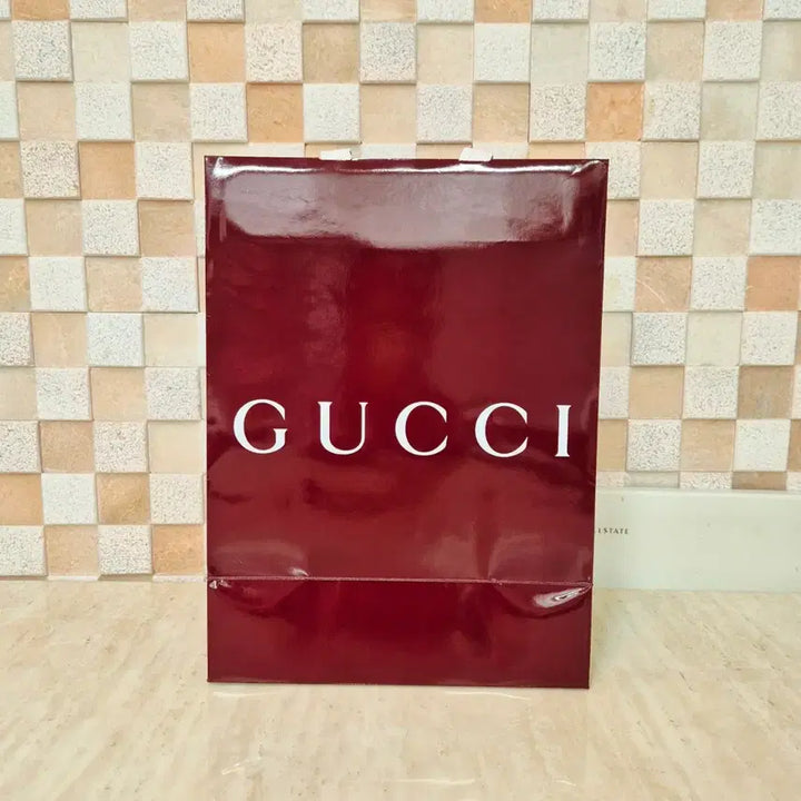 [BUNJANG] Gucci Box, Shopping Bag, and Booklet Set / [정품]구찌 박스+쇼핑백+북렛 풀 구성품,구찌 쇼핑백,구찌 지갑,구찌가방