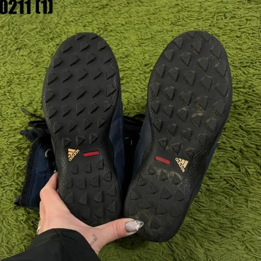 [SOLD OUT] 아디다스 네이비 털 안감 부츠 신발 235