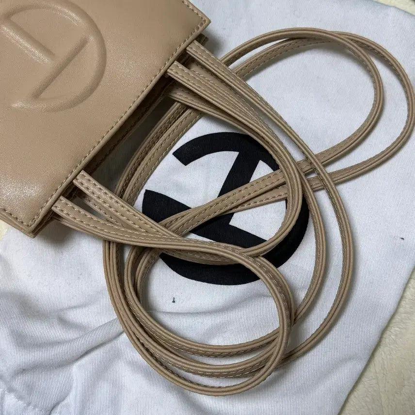 [BUNJANG] Telfar Small Shopping Bag Cream / Telfar 텔파 스몰 쇼핑백 크림