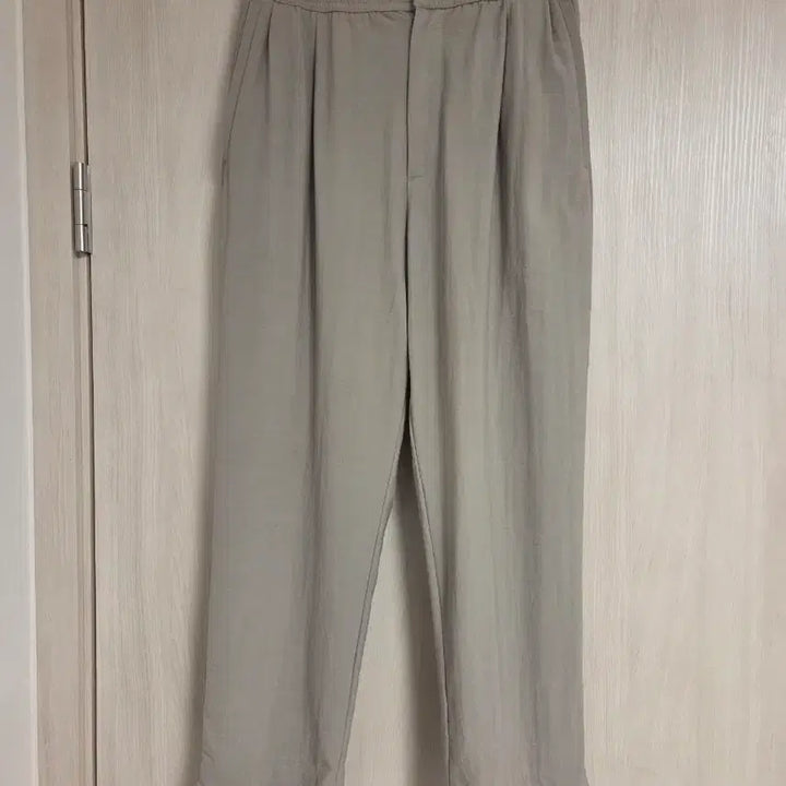 [BUNJANG] Solid Homme Pleated Two-Tuck Semi-Wide Banding Pants / 솔리드옴므 23FW 플리츠 투턱 세미와이드 밴딩 팬츠 46
