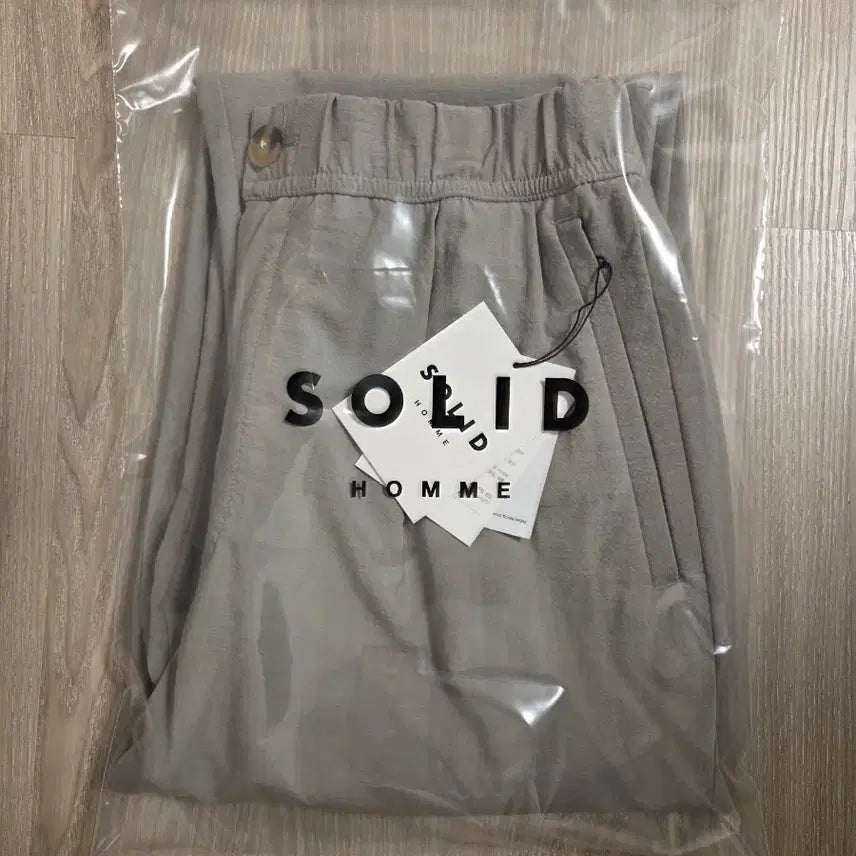 [SOLD OUT] 솔리드옴므 23FW 플리츠 투턱 세미와이드 밴딩 팬츠 46