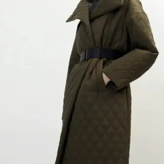 [BUNJANG] Diamond Quilted Padded Jacket / 에콘 다이아몬드 퀼팅 패딩