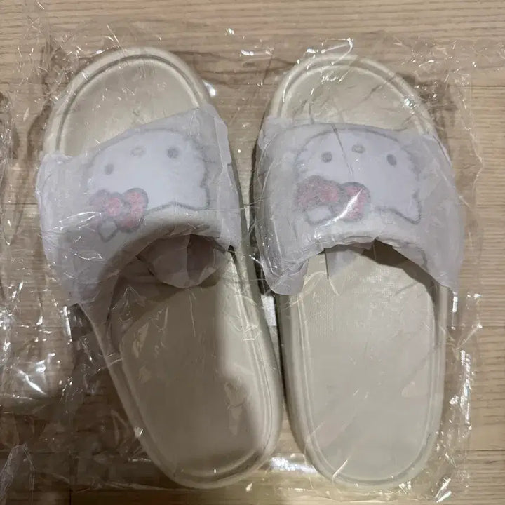 [BUNJANG] Sanrio Hello Kitty Indoor Slipper Set / 산리오 헬로키티 실내화세트