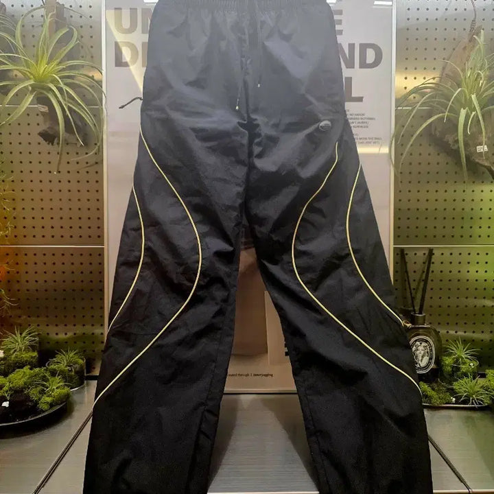 [BUNJANG] Adidas Firebird Woven Nylon Jogger Training Pants / 아디다스 파이어버드 우븐 트레이닝 나일론 조거 팬츠 바지