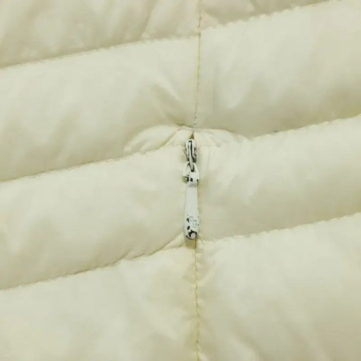 [BUNJANG] Parishgates Women's Goose Down Lightweight Padding Vest / 파리게이츠 여성 구스다운 경량 패딩 조끼 1_W0130