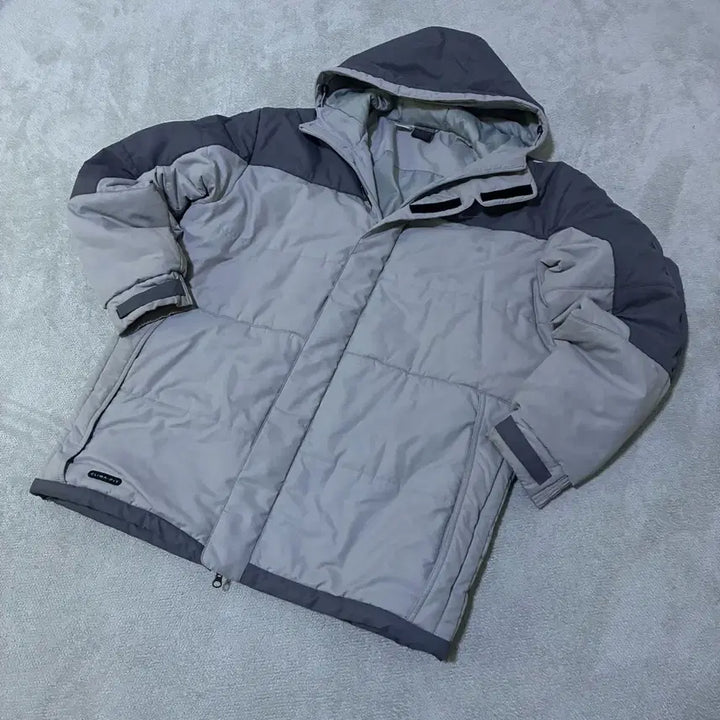 [SOLD OUT] 나이키 CLIMA-FIT 후드 패딩 점퍼 회색 105