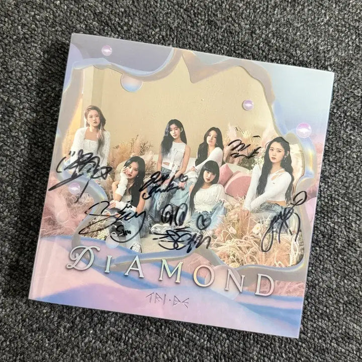 [SOLD OUT] 트라이비 Diamond 친필 싸인 앨범 판매합니다.
