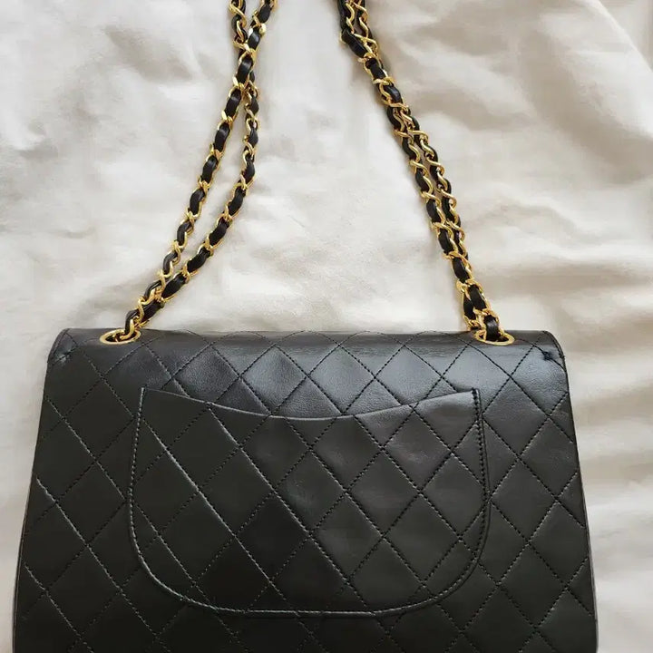 [BUNJANG] Chanel Classic Flap Medium Bag / 샤넬 클래식 플랩 미디움