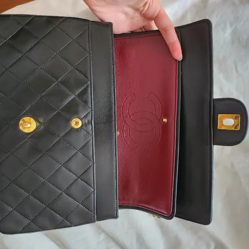 [BUNJANG] Chanel Classic Flap Medium Bag / 샤넬 클래식 플랩 미디움