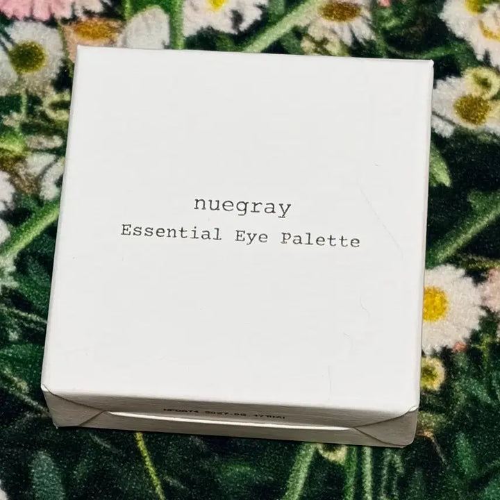 [BUNJANG] Nuguay Rosy Burn Eyeshadow Palette / 누그레이 에센셜 아이팔레트 로지번