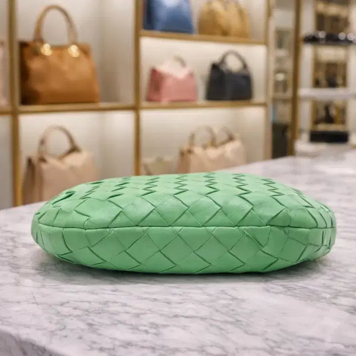 [BUNJANG] Bottega Veneta Jodie Leather Clutch / [S급] 보테가베네타 조디백 레더 캔디 그린 판매합니다!!!