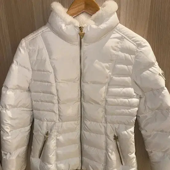 [BUNJANG] Blackpink Guess Padded Jacket / 블랙핑크 게스 패딩