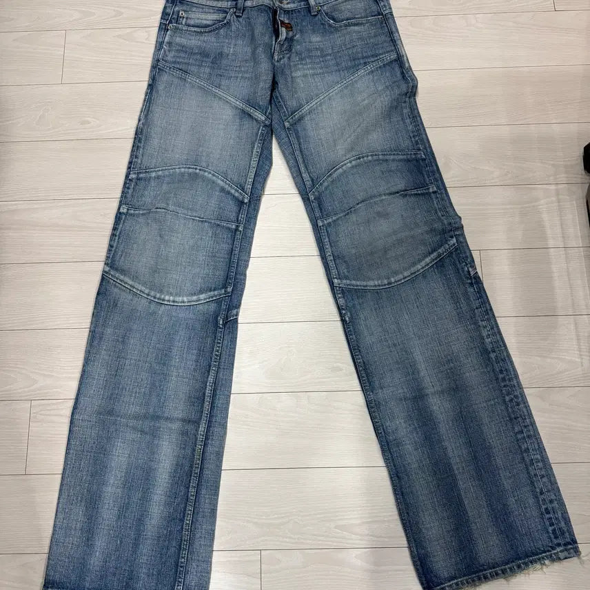 [SOLD OUT] 발렌시아가 로우웨이스트 피티드 바이커 팬츠 M사이즈