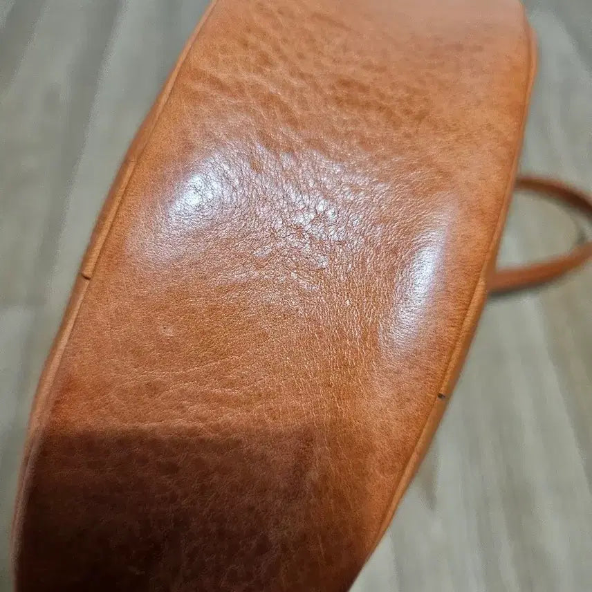 [BUNJANG] Crema Leather Shoulder Bag / 크레마 가죽 팥빵 숄더백