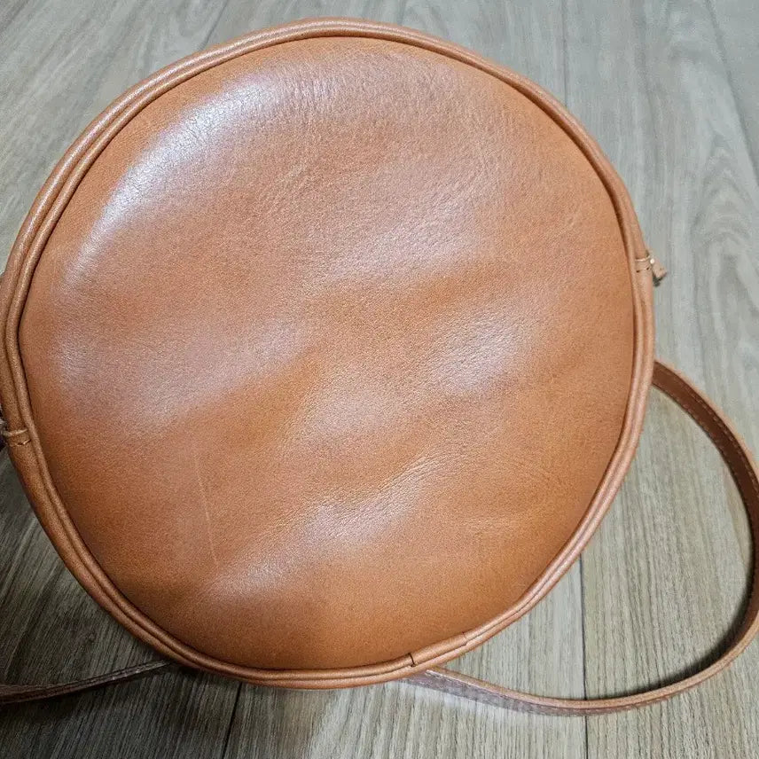 [BUNJANG] Crema Leather Shoulder Bag / 크레마 가죽 팥빵 숄더백