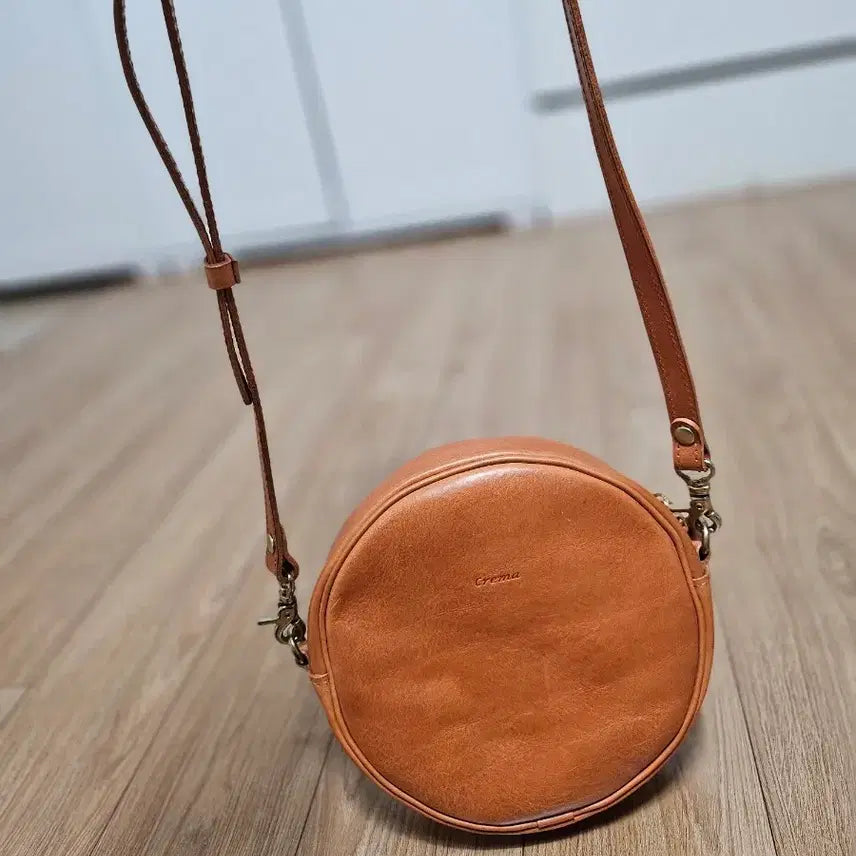 [BUNJANG] Crema Leather Shoulder Bag / 크레마 가죽 팥빵 숄더백