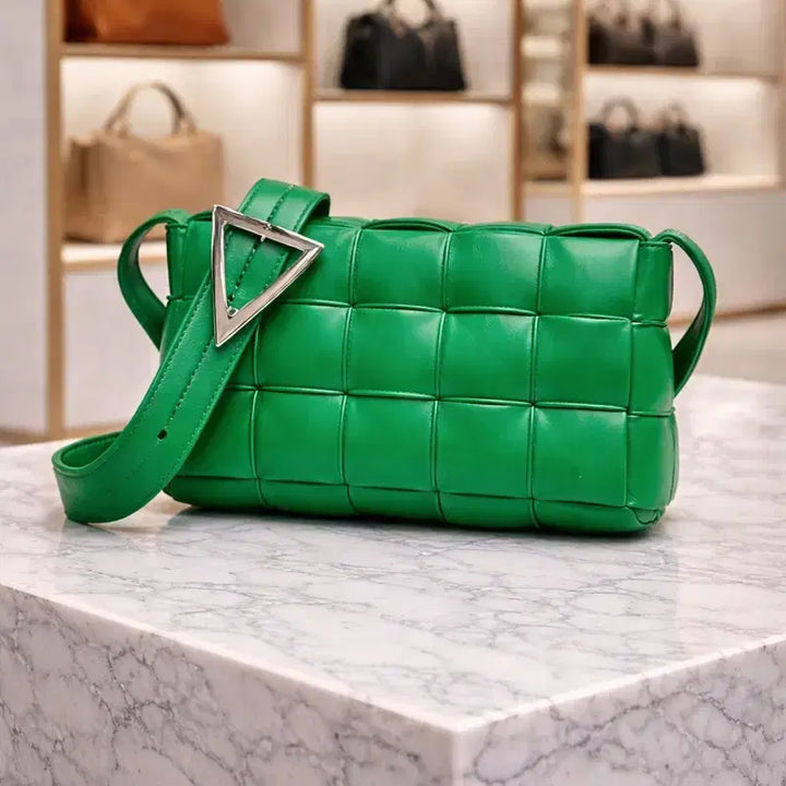 [BUNJANG] Bottega Veneta Cassette Padded Leather Shoulder Bag / [S급] 보테가베네타 레더 패딩 카세트백 판매합니다!!!