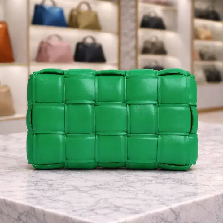 [BUNJANG] Bottega Veneta Cassette Padded Leather Shoulder Bag / [S급] 보테가베네타 레더 패딩 카세트백 판매합니다!!!