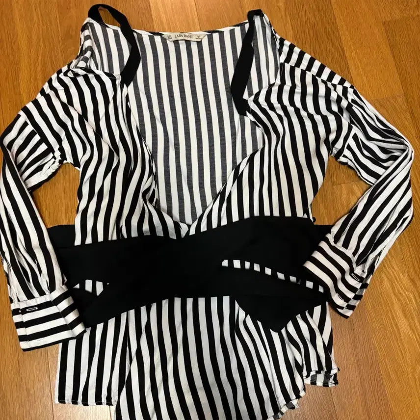[BUNJANG] Zara Basic Long Sleeve Top with Waist Tie / (무료배송) [M] 자라 베이직 탑 긴소매 숄더셔츠 허리끈