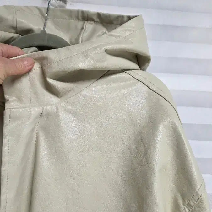 [BUNJANG] Unisex Ivory Leather Jacket / 남여공용아이보리 후드 가죽 자켓