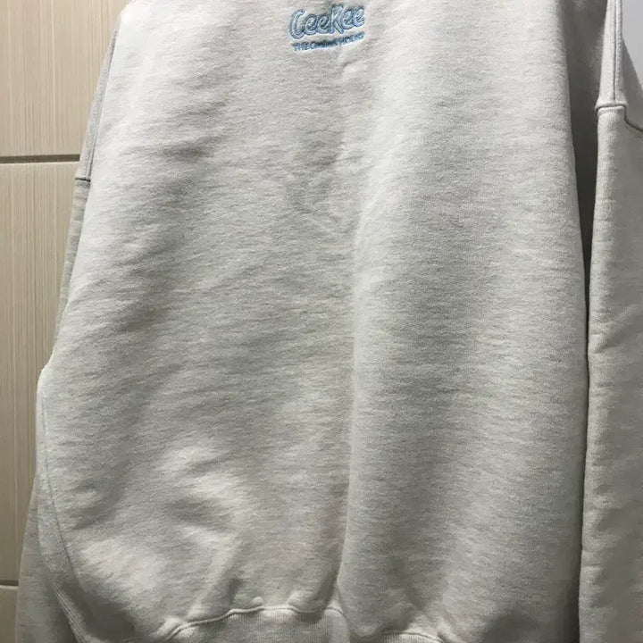 [BUNJANG] Ceekee Ivory Sweatshirt / Ceekee 아이보리 맨투맨 티셔츠