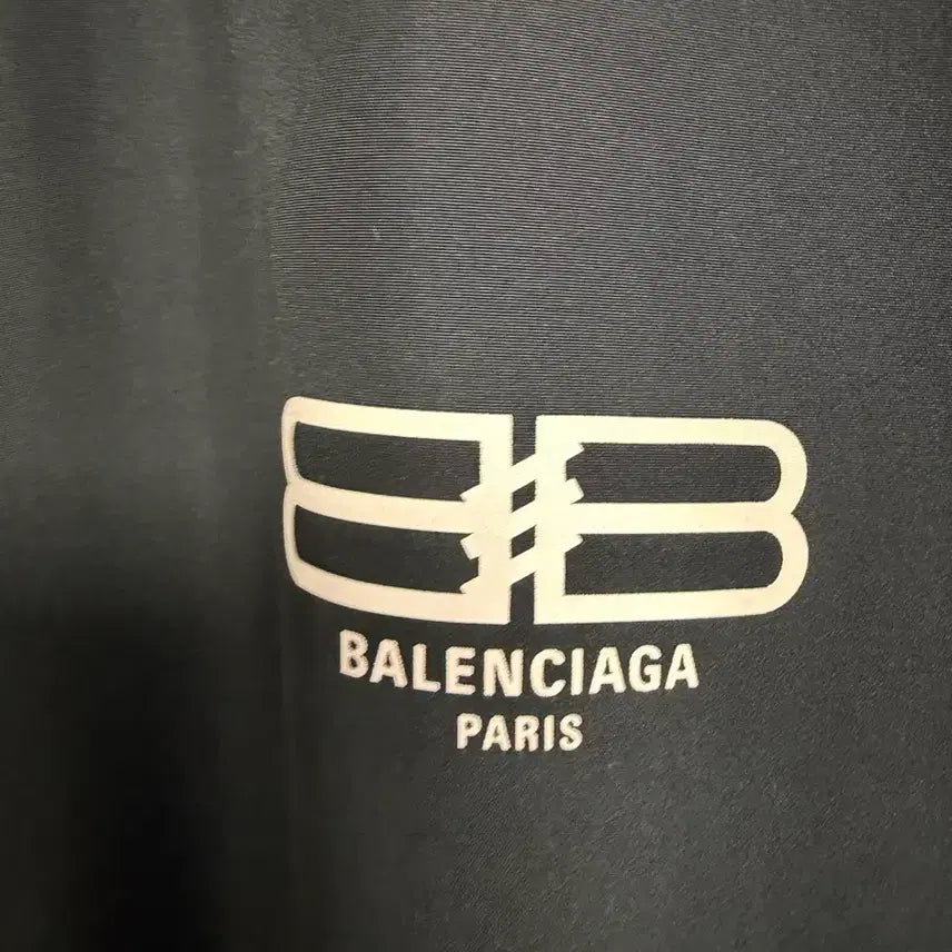 [BUNJANG] Balenciaga BB Logo Windbreaker Jacket / 빌렌시아가 BB로고 바람막이 자켓
