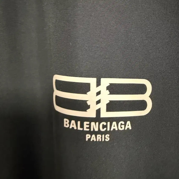 [BUNJANG] Balenciaga BB Logo Windbreaker Jacket / 빌렌시아가 BB로고 바람막이 자켓