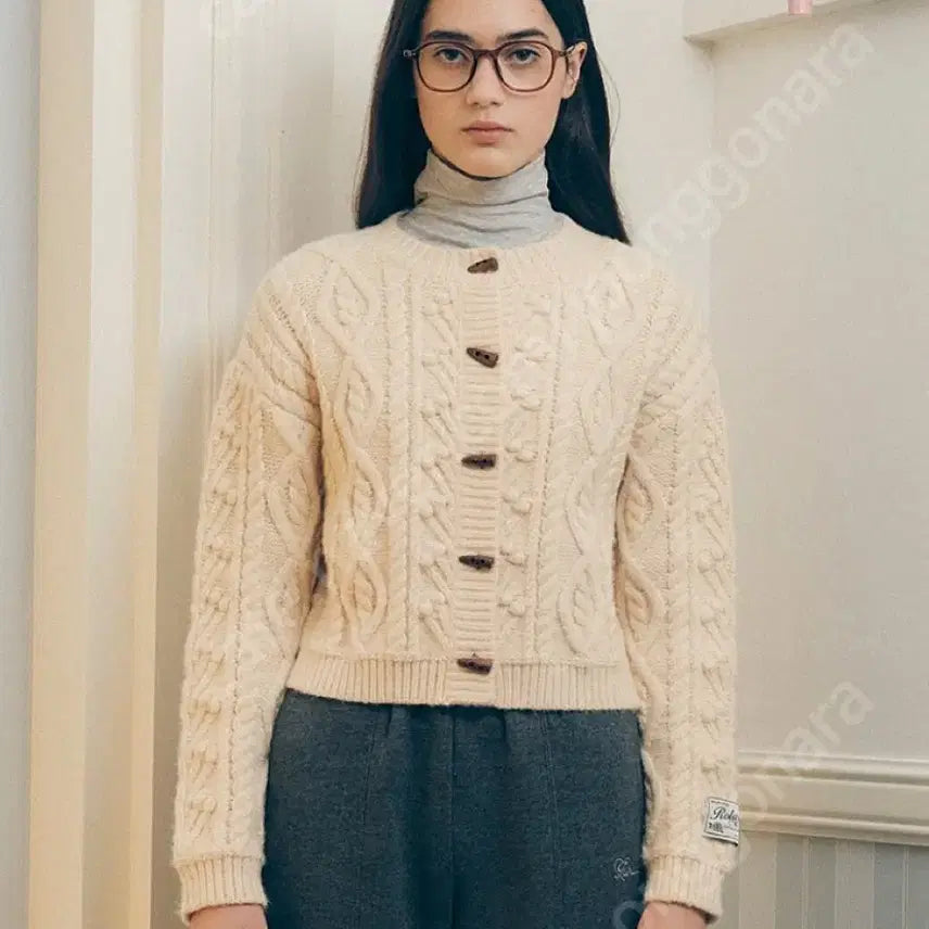 [BUNJANG] Rola Rola Toggle Button Cardigan 23FW / 로라로라 토글 버튼 가디건 23FW