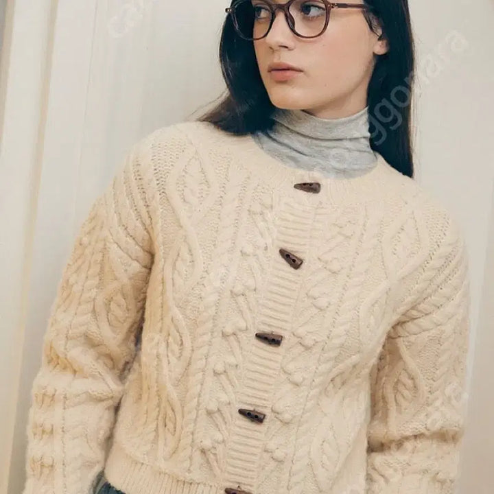 [BUNJANG] Rola Rola Toggle Button Cardigan 23FW / 로라로라 토글 버튼 가디건 23FW