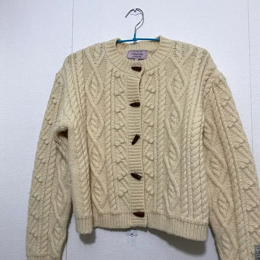 [BUNJANG] Rola Rola Toggle Button Cardigan 23FW / 로라로라 토글 버튼 가디건 23FW