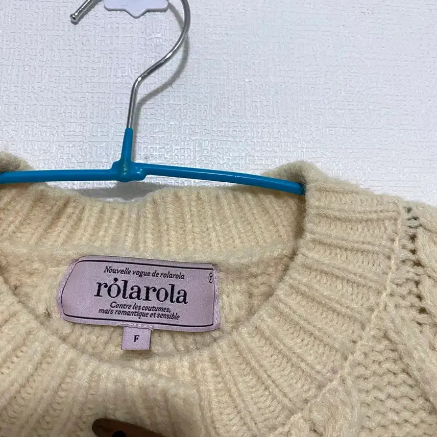 [BUNJANG] Rola Rola Toggle Button Cardigan 23FW / 로라로라 토글 버튼 가디건 23FW