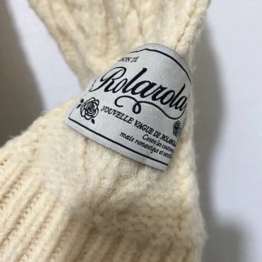 [BUNJANG] Rola Rola Toggle Button Cardigan 23FW / 로라로라 토글 버튼 가디건 23FW