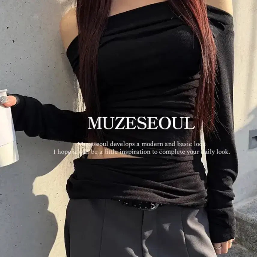 [BUNJANG] Muse Seoul Off-Shoulder Slit Long Sleeve T-Shirt - Black / 뮤즈서울 스트랩 오프숄더 트임 긴팔 티셔츠 블랙